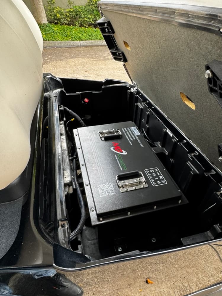 Ejemplo de bateria MG Power instalada en carrito