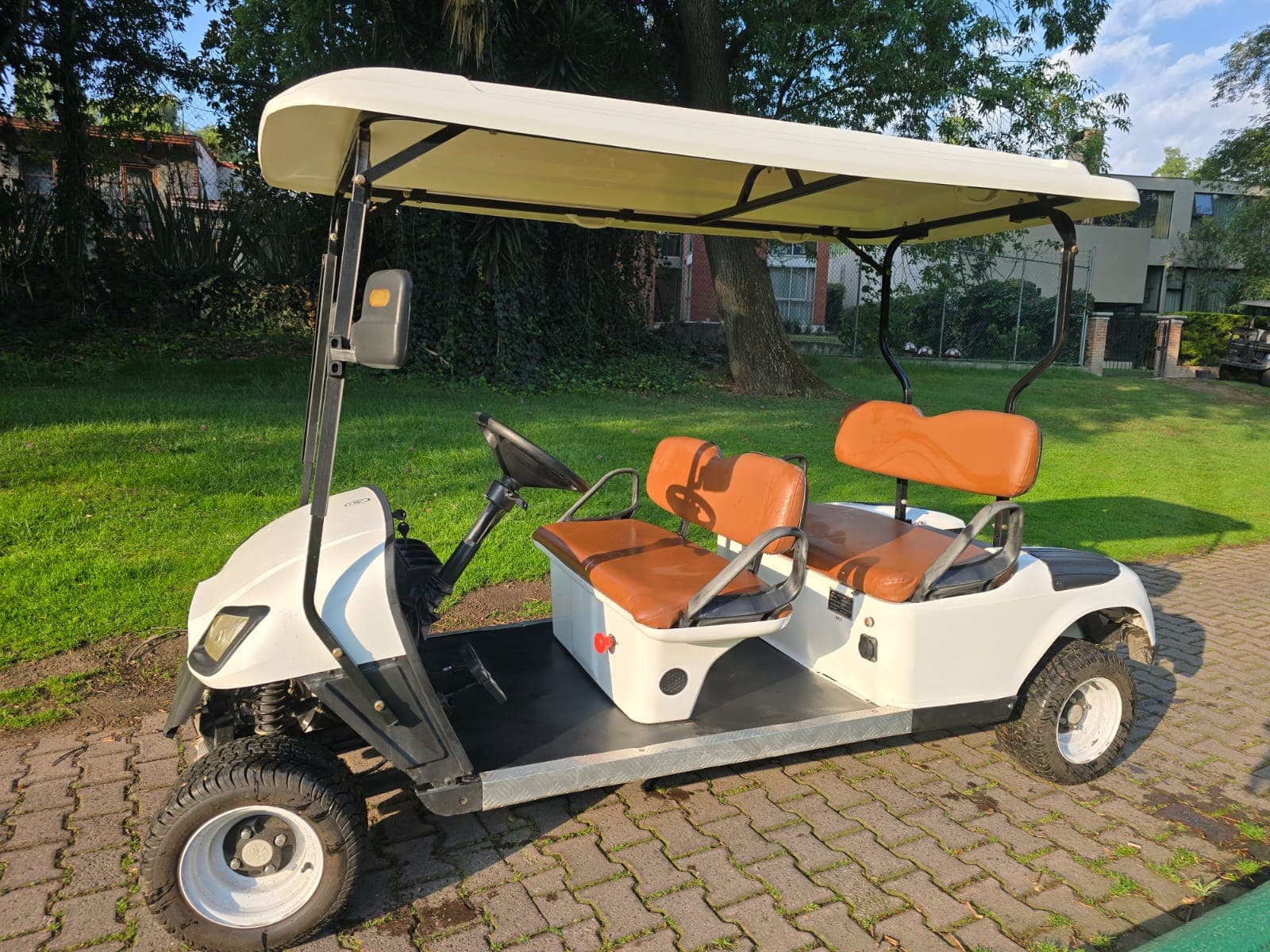 Limusina Eagle 2020 · 4 Pasajeros